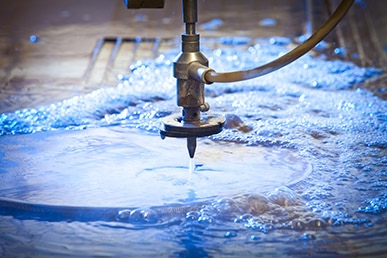 Applikationsbeispiel Druckmessung im Maschinenbau Wasserstrahlschneiden